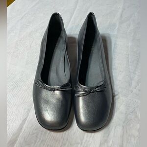 Tweeds Metallic Gray Women's Flats SOLD
